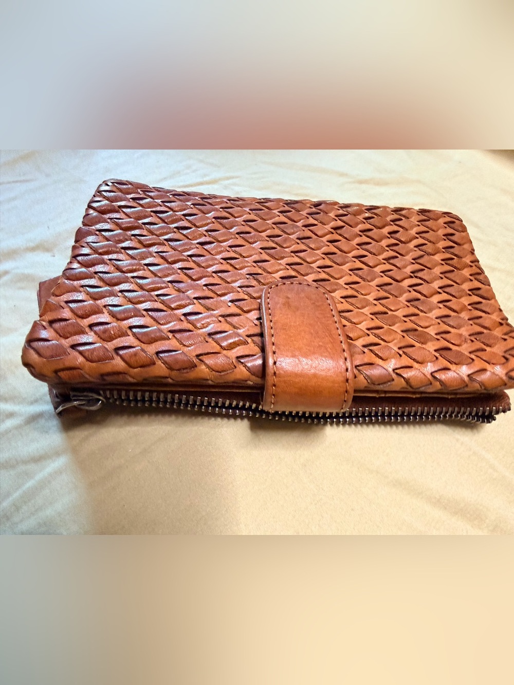 Vilenca Holland Distressed Woven Leather Bifold Wallet Clutch